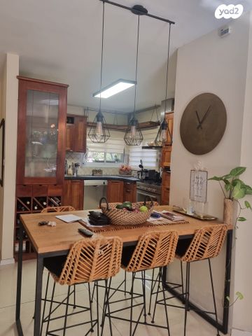 דו משפחתי, נתניה