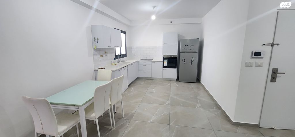 דירה, דולפין, גלי כרמל, טירת כרמל