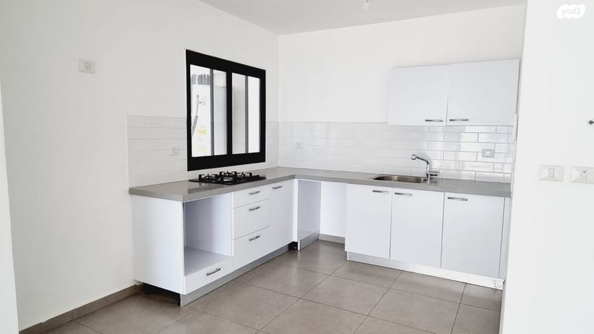 דירה, דרך ארץ, הפרחים, חריש