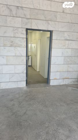 אולמות, פתח תקווה