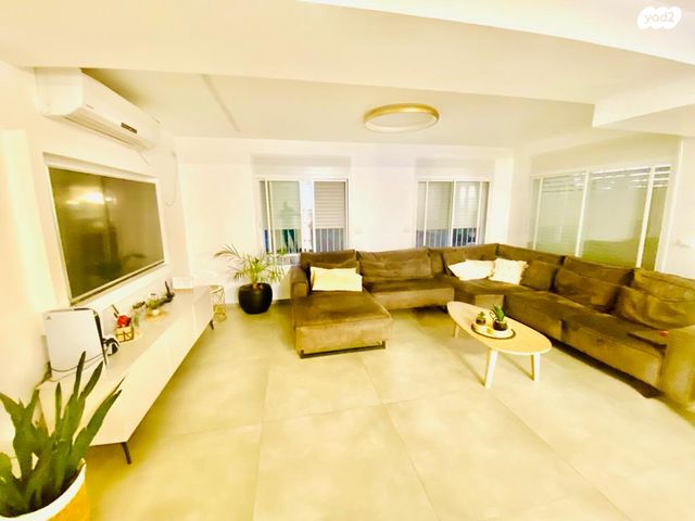 דו משפחתי, בית מאיר