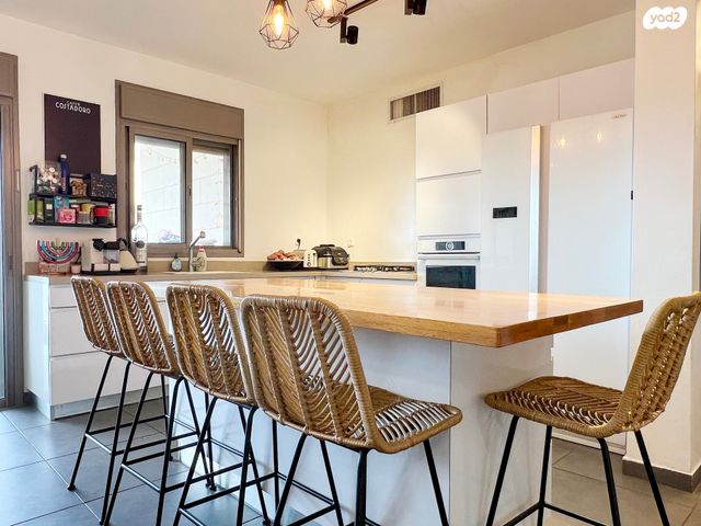 דירה, אהוד מנור, יפה נוף, כפר יונה