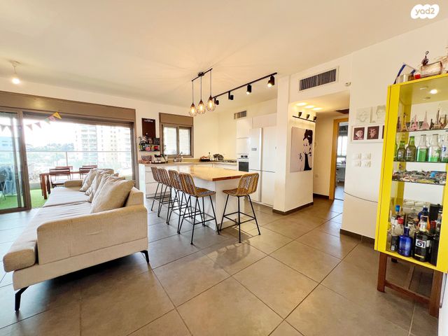 דירה, אהוד מנור, יפה נוף, כפר יונה