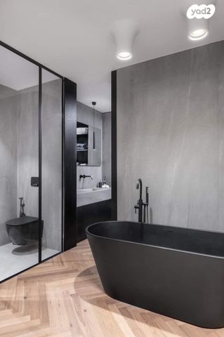 דירת גן, הרצליה