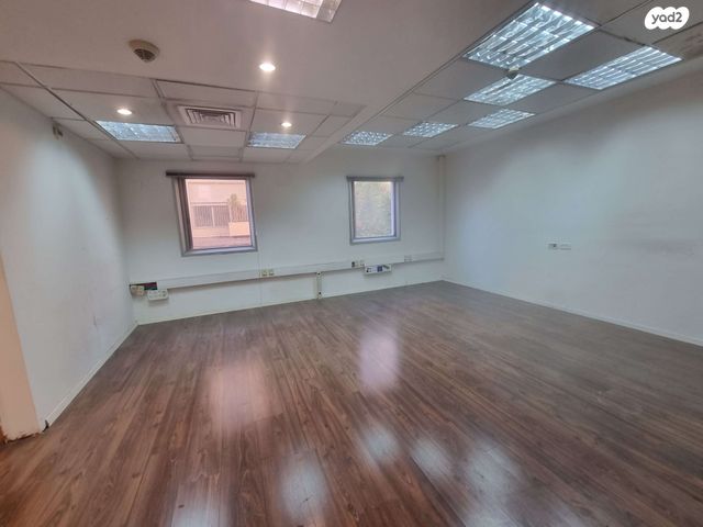 בניין משרדים, תל אביב יפו