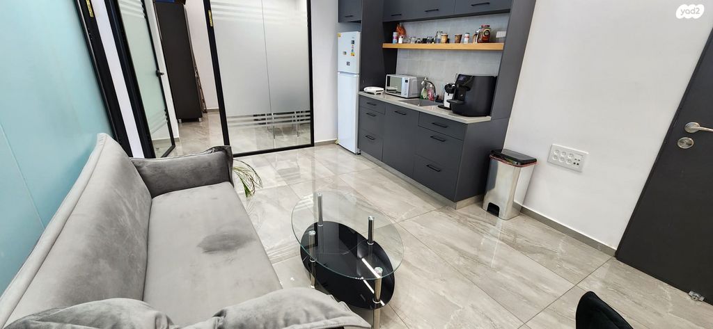 משרדים, הרב ניסנבאום 37, בת ים