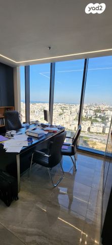 משרדים, הרב ניסנבאום 37, בת ים