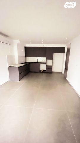 דירת גן, מעפילי אגוז 66, נווה חן, תל אביב יפו