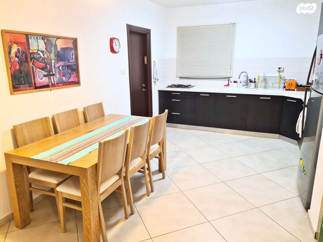 דירה, משה קהירי, באר שבע