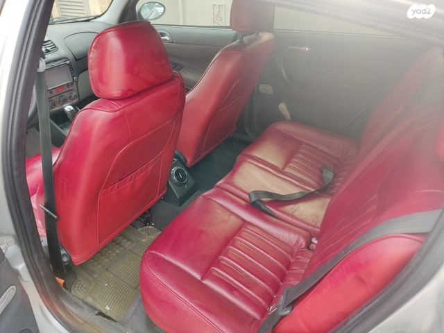 אלפא רומיאו 147