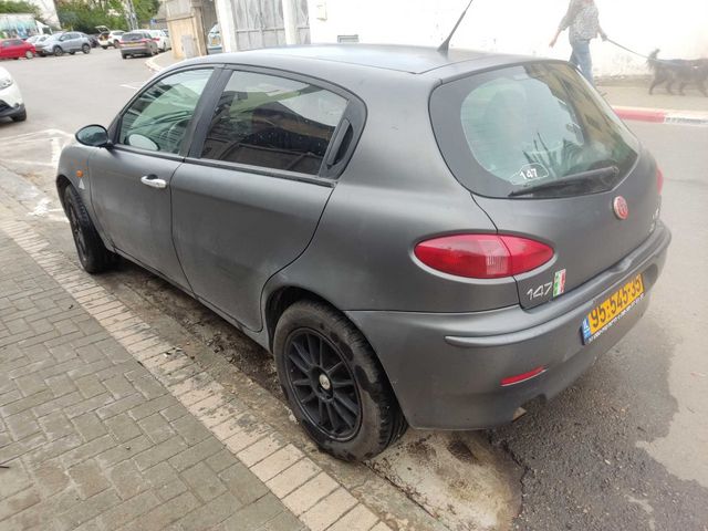 אלפא רומיאו 147