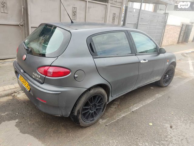 אלפא רומיאו 147