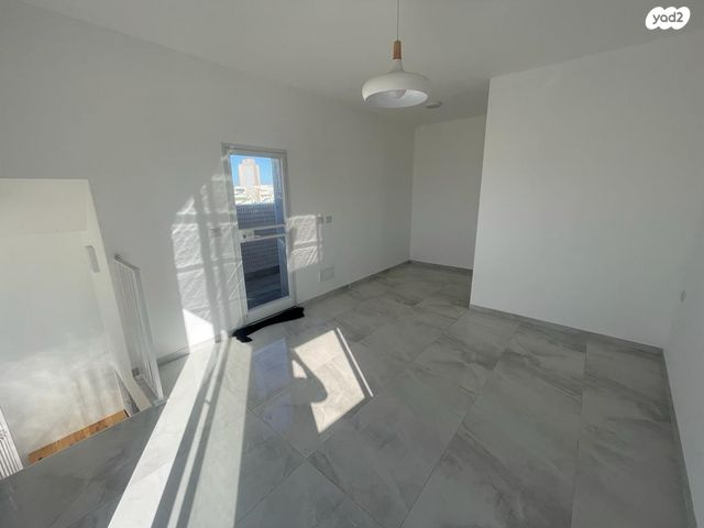 גג/ פנטהאוז, חובבי ציון, תל אביב יפו