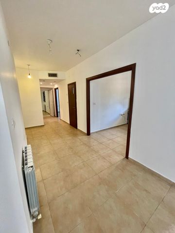 דירת גן, ניסן הרפז, בית הכרם, רמת בית הכרם, ירושלים