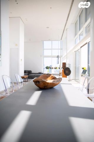 טריפלקס, רמת גן