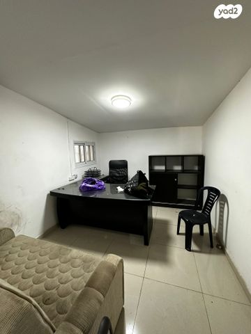 מחסנים, נוגה