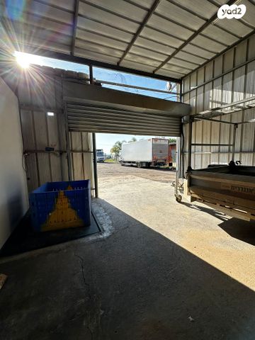 מחסנים, נוגה