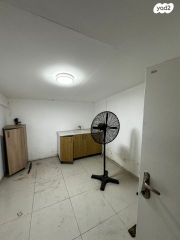 מחסנים, נוגה