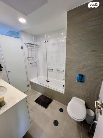 גג/ פנטהאוז, פרופ' יובל נאמן 3, הגוש הגדול, רמת אביב החדשה, נופי ים, תל אביב יפו