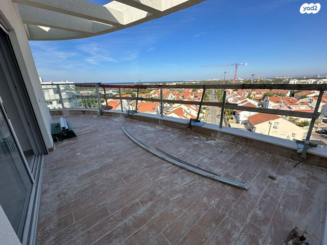 גג/ פנטהאוז, גלעד, קרית ים