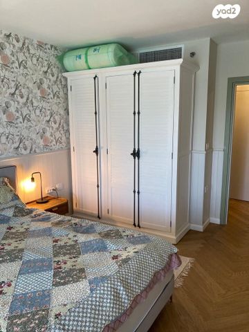 דירה, הרצליה