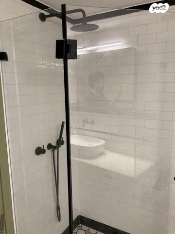 דירה, הרצליה