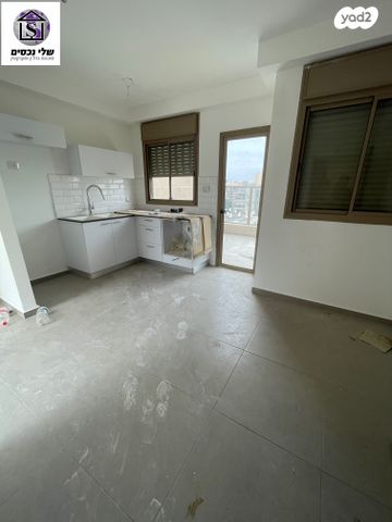 גג/ פנטהאוז, דב גור, רובע ו', אשדוד