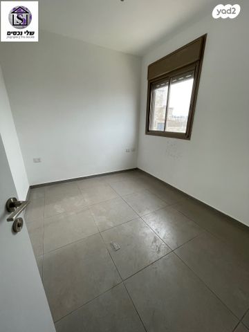 גג/ פנטהאוז, דב גור, רובע ו', אשדוד