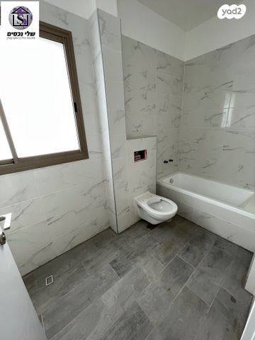 גג/ פנטהאוז, דב גור, רובע ו', אשדוד