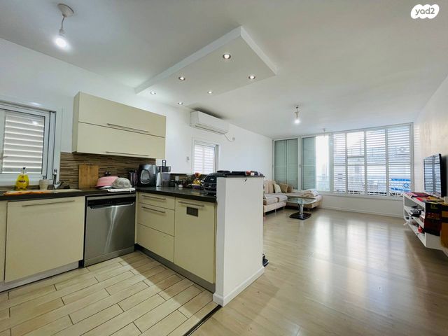 דירה, פייר קניג, חולון