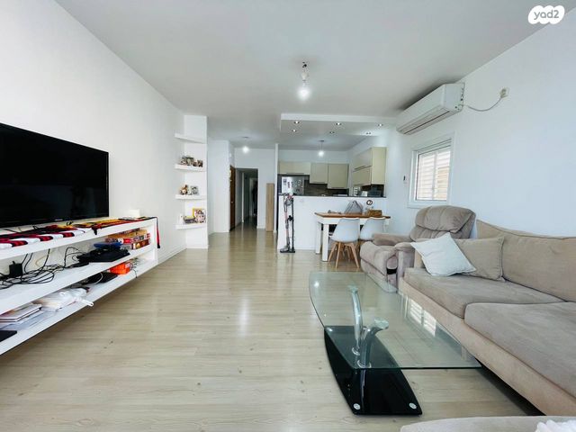 דירה, פייר קניג, חולון