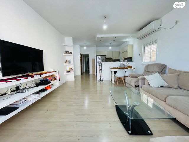 דירה, פייר קניג, חולון