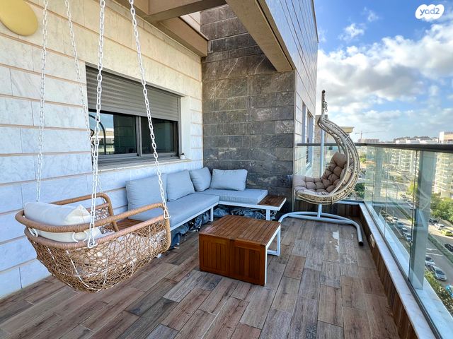 גג/ פנטהאוז, אהבת אדם, שרונה, כפר יונה