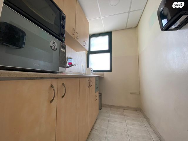 מחסנים, קרית שדה התעופה / איירפורט סיטי