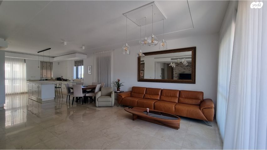 גג/ פנטהאוז, משה קול, ירושלים