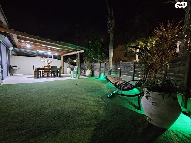 בית פרטי/ קוטג', אורנית