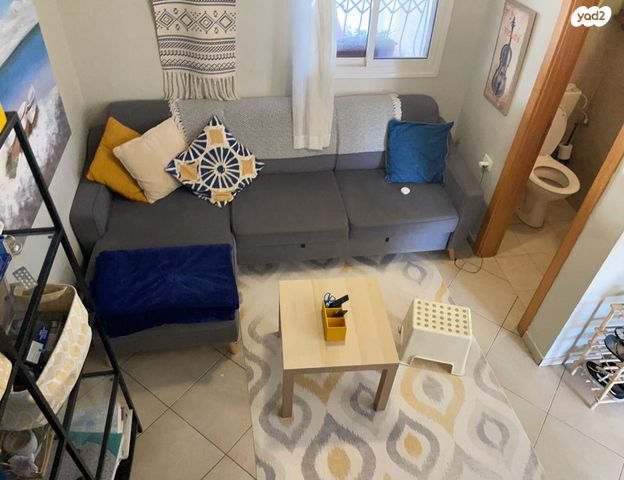 דו משפחתי, סמטת הערמונים, קדימה צורן