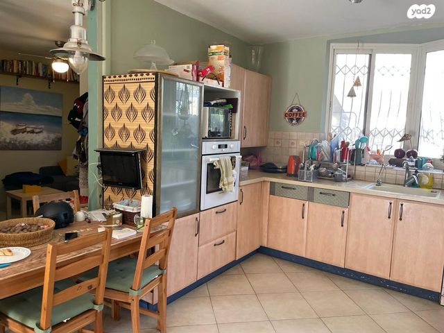 דו משפחתי, סמטת הערמונים, קדימה צורן