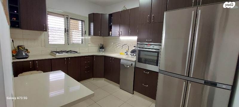 דירת גן, הרב אריה בינה, חומת שמואל, הר חומה, ירושלים