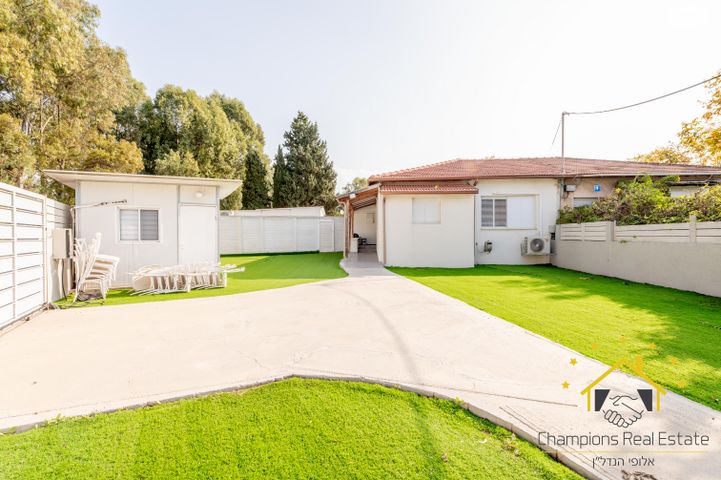 בית פרטי/ קוטג', יוסף ויתקין, נתניה