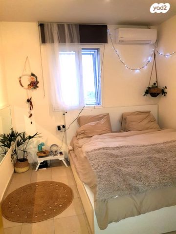 דו משפחתי, שערי תקווה