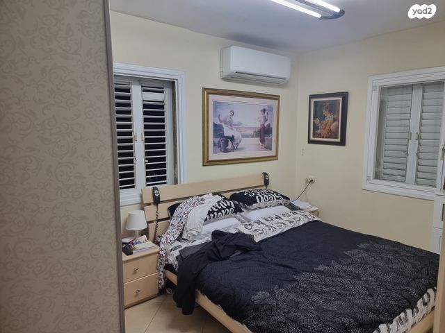 דירה, לאה גולדברג, קרית אליעזר פרי, פתח תקווה