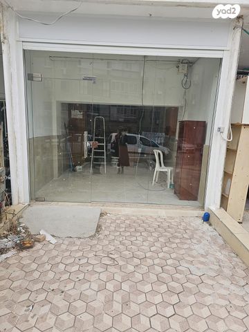 חנויות/ שטח מסחרי