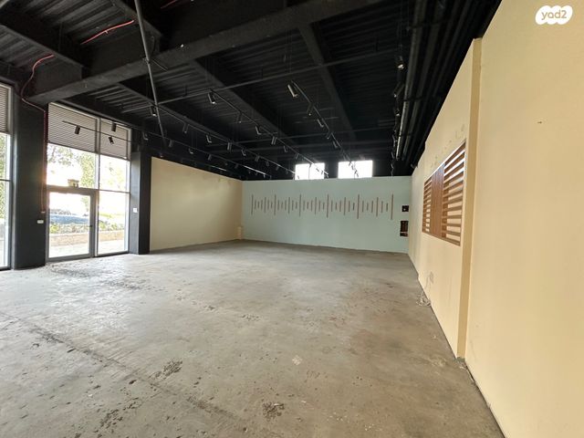 חנויות/ שטח מסחרי, מרכז עינב, מודיעין מכבים רעות