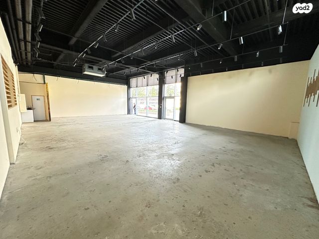 חנויות/ שטח מסחרי, מרכז עינב, מודיעין מכבים רעות