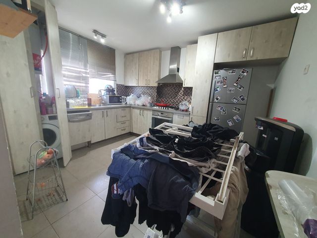 דירה, עבדת, רמת השרון