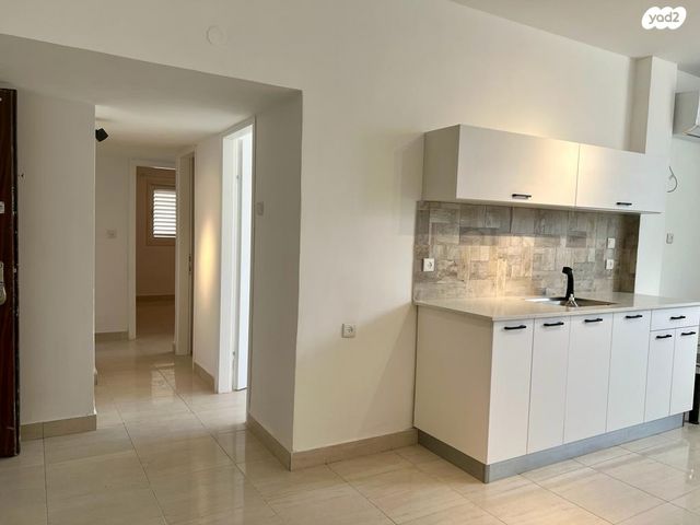 דירה, שדרות בר אילן 31, בת ים