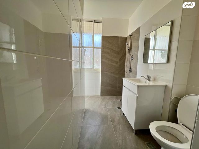 דירה, שדרות בר אילן 31, בת ים