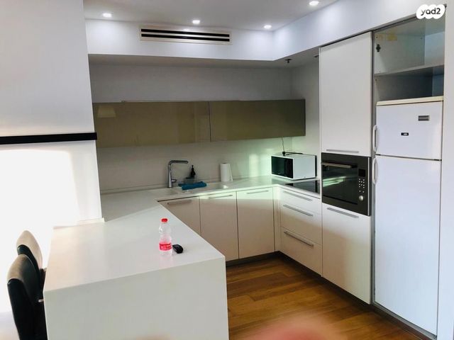 דירה, הרצליה