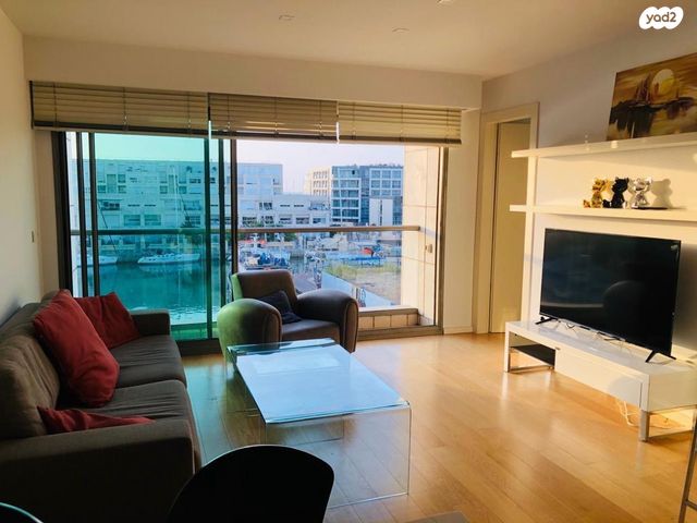 דירה, הרצליה